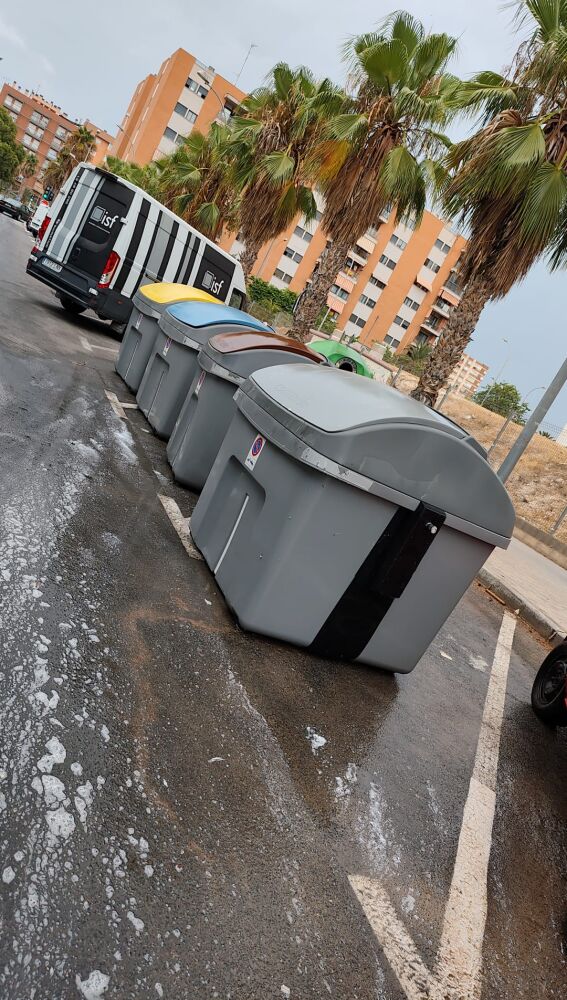 Imágenes de la hidrolimpieza del Plan de choque de Alicante 