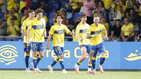 Las Palmas y Tenerife empiezan la temporada ganando Las Palmas y Tenerife empiezan la temporada ganando