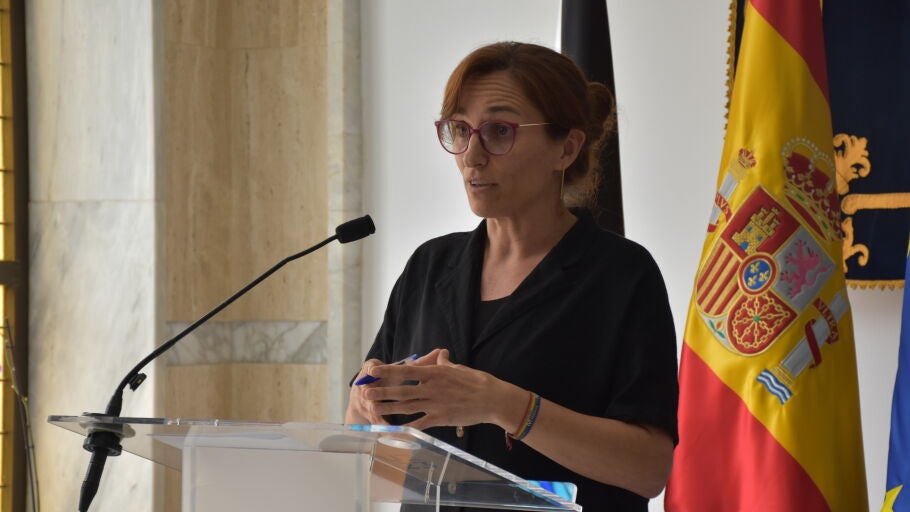 La ministra de Sanidad, M&oacute;nica Garc&iacute;a, ofrece declaraciones a los medios tras su reuni&oacute;n con el presidente de Ceuta/ Gabriela Sard&aacute; N&uacute;&ntilde;ez / Europa Press