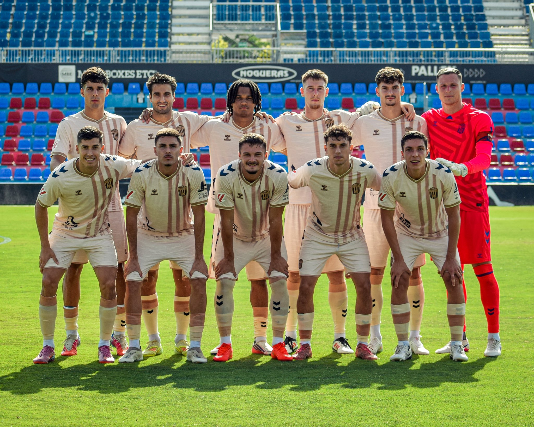El Eldense, en su último amistoso de pretemporada. El Eldense, en su último amistoso de pretemporada.