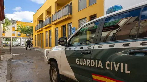 Imagen de archivo de efectivos de la Guardia Civil en Isla Cristina (Huelva). Imagen de archivo de efectivos de la Guardia Civil en Isla Cristina (Huelva).