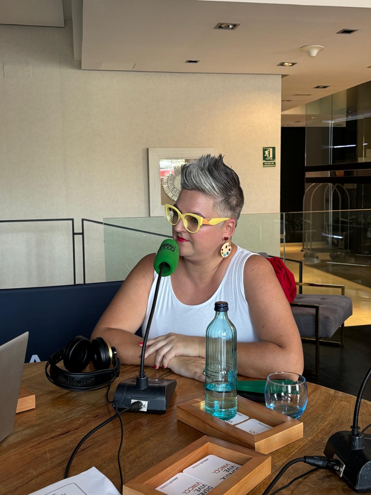 Patricia Castro, autora del cartel: "Me sorprende que mucha gente no conozca la vinculación de la Virgen de la Victoria con la Feria de Málaga" Patricia Castro, autora del cartel: "Me sorprende que mucha gente no conozca la vinculación de la Virgen de la Victoria con la Feria de Málaga"