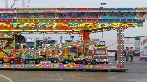 El recinto ferial acogerá este San Antolín 34 atracciones y 25 casetas .