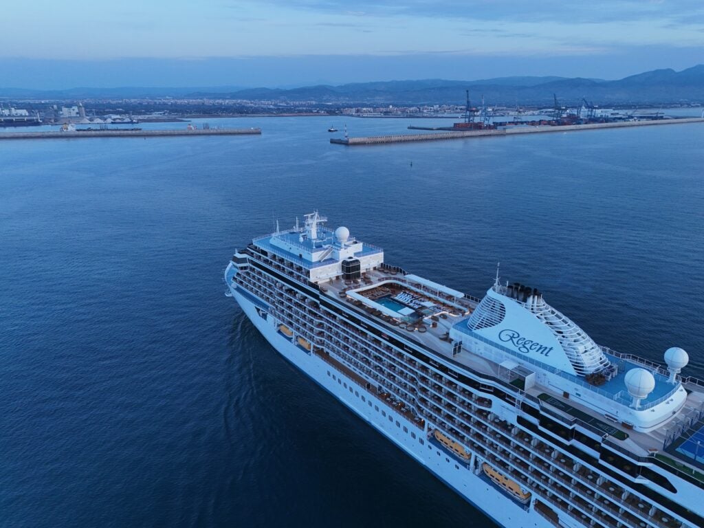 El crucero de lujo "Crystal Serenity" llega al Puerto de Castellón El crucero de lujo "Crystal Serenity" llega al Puerto de Castellón