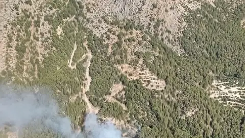 Incendio en Beniardá en la zona del Embalse de Guadalest Incendio en Beniardá en la zona del Embalse de Guadalest