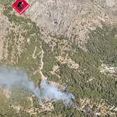 Incendio en Beniardá en la zona del Embalse de Guadalest Incendio en Beniardá en la zona del Embalse de Guadalest