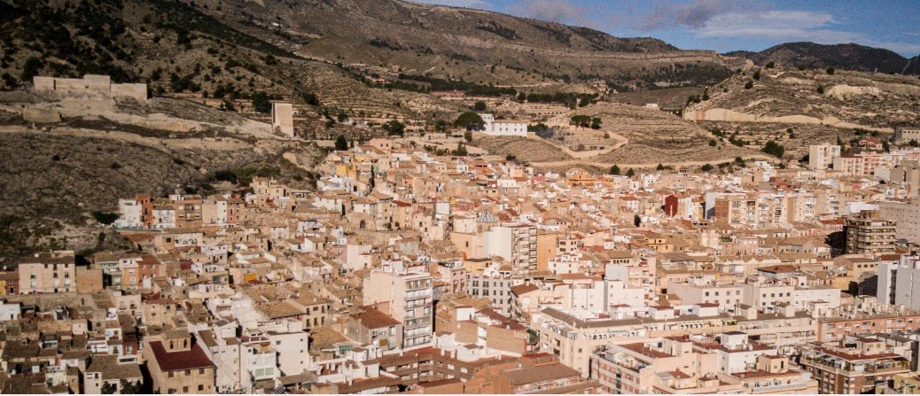 Hablamos con la alcaldesa Isabel López Galera sobre los días grandes del pueblo más dulce del mundo Hablamos con la alcaldesa Isabel López Galera sobre los días grandes del pueblo más dulce del mundo