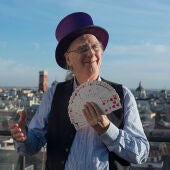 Juan Tamariz presenta su nuevo espectáculo de magia Juan Tamariz presenta su nuevo espectáculo de magia en la terraza del Hotel Vincci Capitol de Madrid, España, el 7 de octubre de 2016.