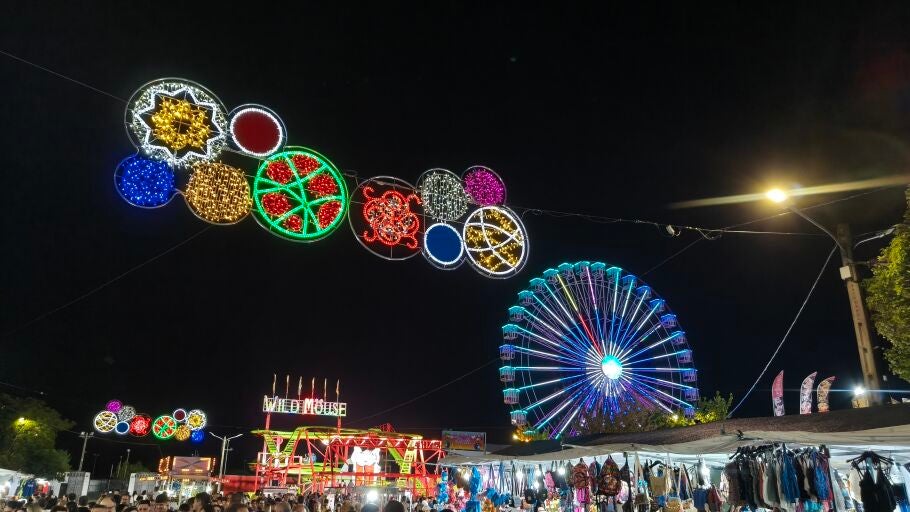 P&uacute;blico en la Feria de San Fernando de C&aacute;ceres/ EUROPA PRESS
