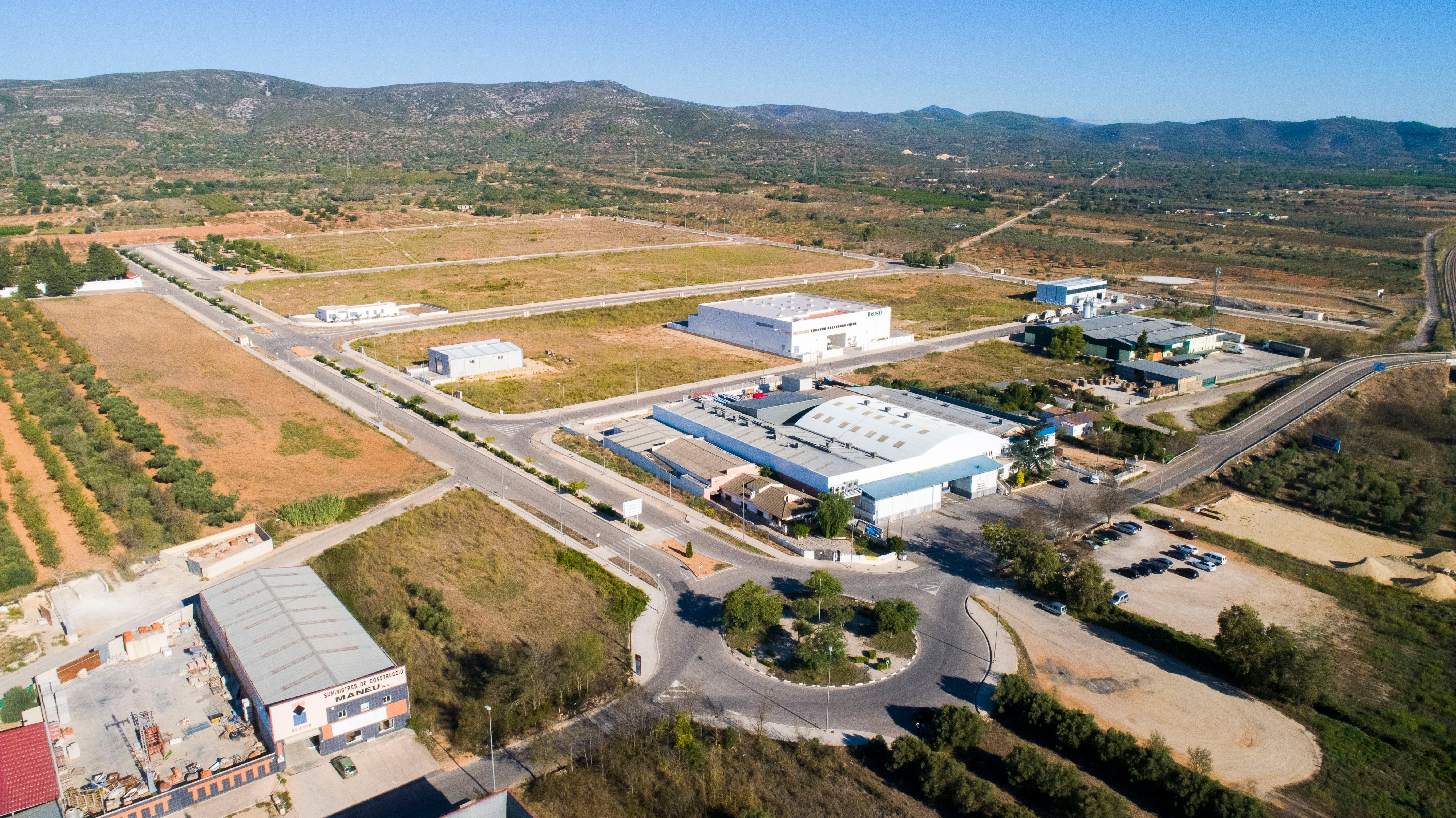 La Generalitat ofrece 108.000 metros cuadrados de suelo industrial para atraer empresas La Generalitat ofrece 108.000 metros cuadrados de suelo industrial para atraer empresas