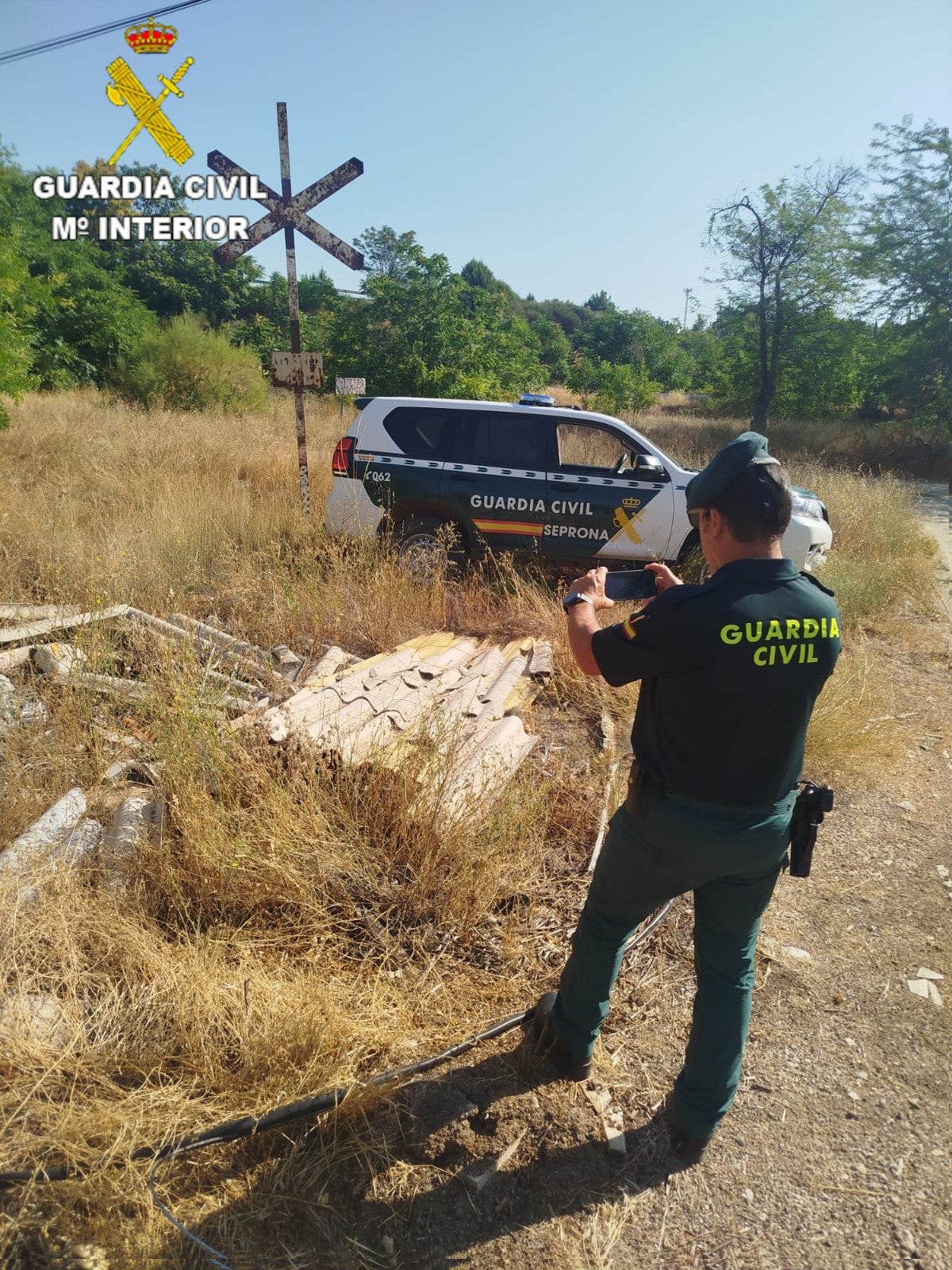 Detenidas tres personas en Álcala de Henares por gestión irregular de residuos de uralita con amianto Detenidas tres personas en Álcala de Henares por gestión irregular de residuos de uralita con amianto