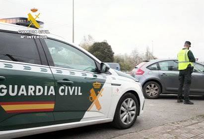 Disparan a un conductor desde otro vehículo en plena A-92 y acaba saliéndose de la vía en Las Tres Villas Disparan a un conductor desde otro vehículo en plena A-92 y acaba saliéndose de la vía en Las Tres Villas