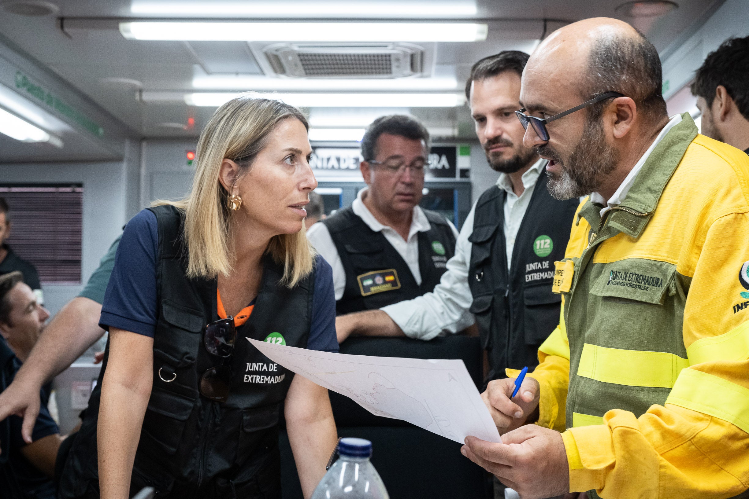 El incendio en Las Hurdes ha calcinado 4800 hectáreas y los vecinos de tres alquerías pueden volver a casa El incendio en Las Hurdes ha calcinado 4800 hectáreas y los vecinos de tres alquerías pueden volver a casa