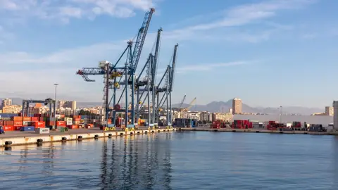 Los muelles de mercancías de El Puerto de Alicante Los muelles de mercancías de El Puerto de Alicante