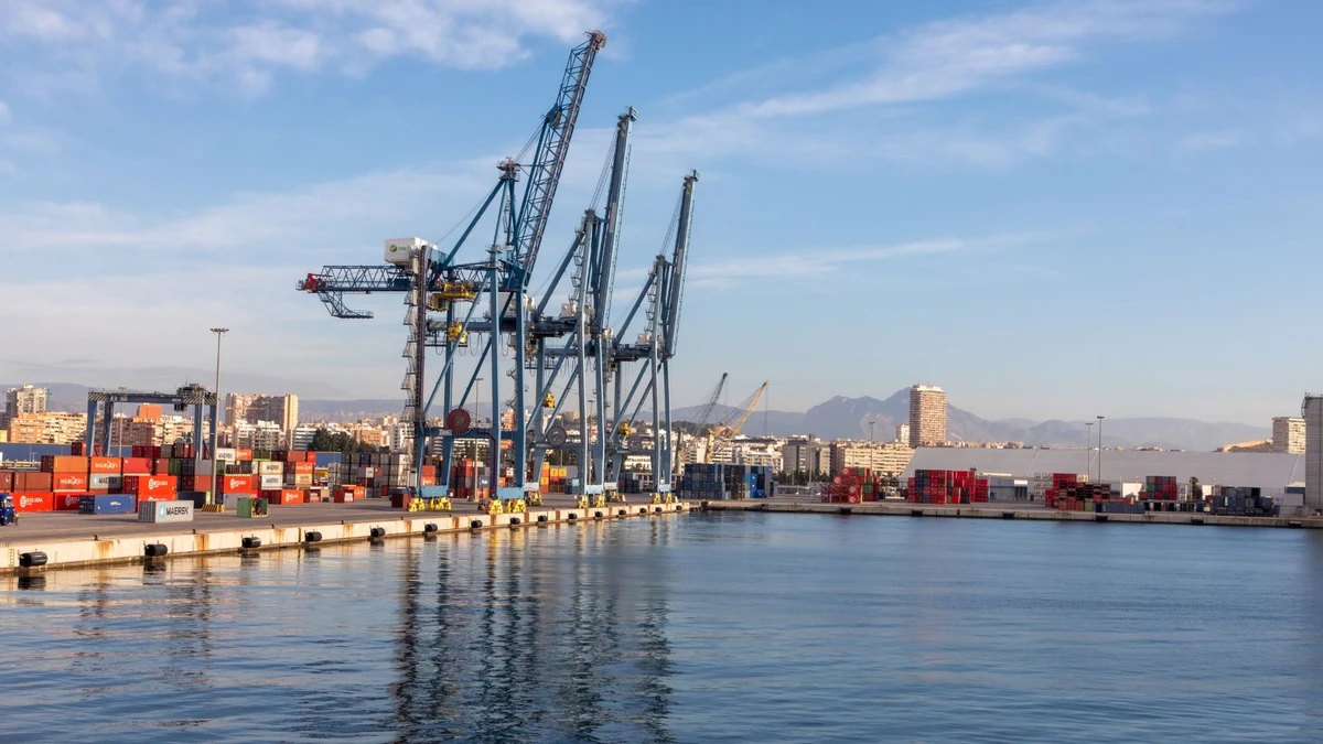 El Puerto de Alicante afianza su crecimiento según los datos del acumulado de julio