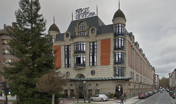 Las entradas en hoteles de Euskadi aumentan en julio un 7,7% interanual y las pernoctaciones un 6,7% respecto a 2025 Las entradas en hoteles de Euskadi aumentan en julio un 7,7% interanual y las pernoctaciones un 6,7% respecto a 2025