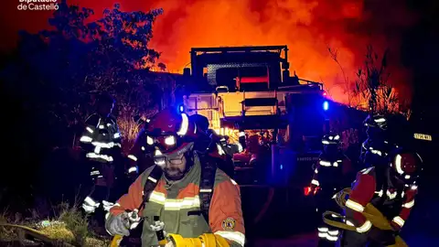 El incendio forestal de Segorbe afecta ya a 120 hectáreas El incendio forestal de Segorbe afecta ya a 120 hectáreas