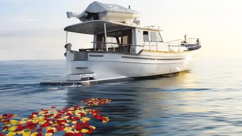 Fuengirola y Marbella acogen despedidas para depositar cenizas en el mar Fuengirola y Marbella acogen despedidas para depositar cenizas en el mar