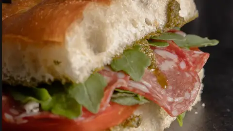Torremolinos convierte Plaza Paraíso en una piazza italiana para despedir agosto entre gastronomía, música y espectáculo Torremolinos convierte Plaza Paraíso en una piazza italiana para despedir agosto entre gastronomía, música y espectáculo