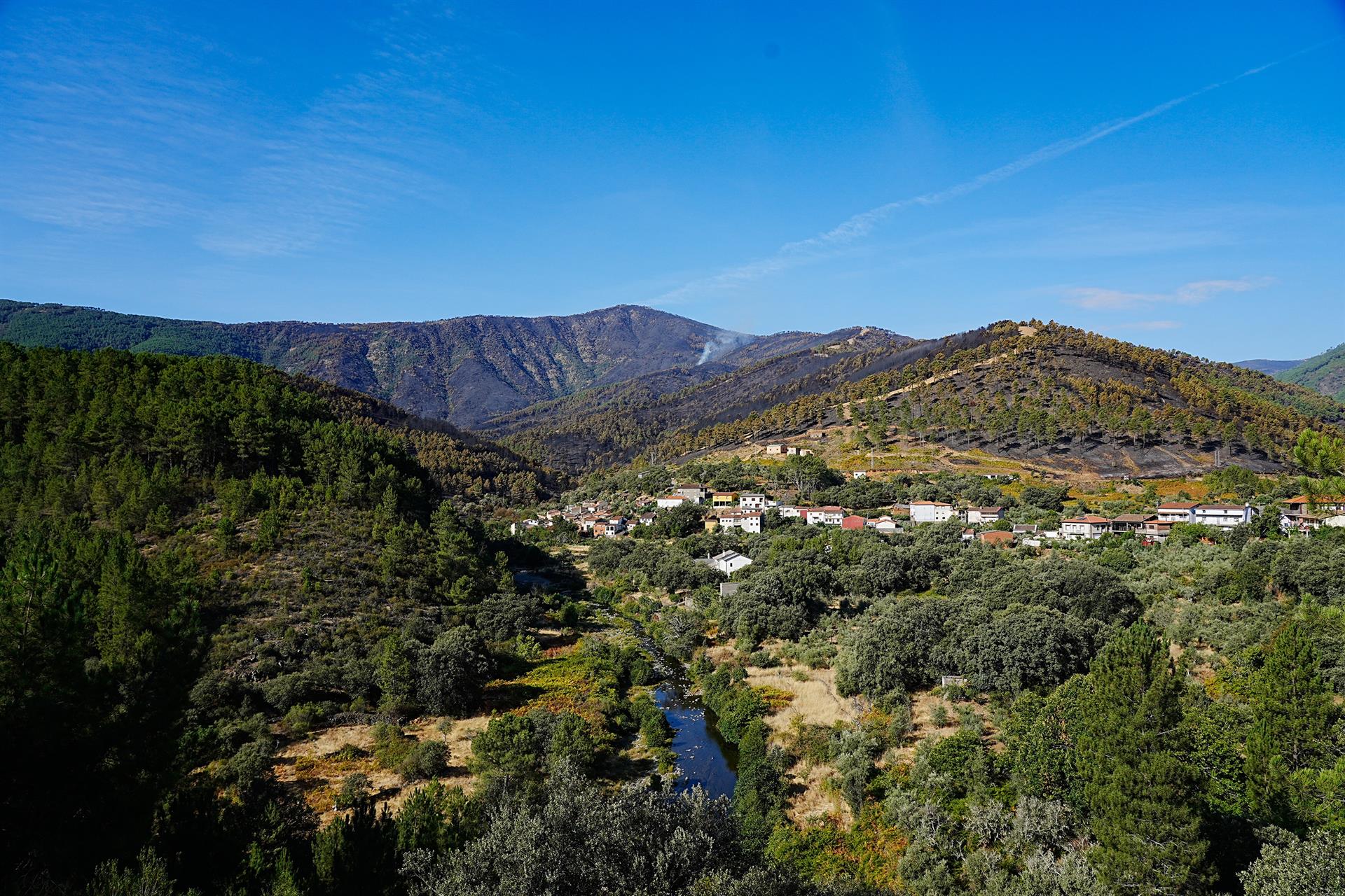 El Infoex da por controlado el incendio de Pinofranqueado (Cáceres) y rebaja a 0 el nivel de peligrosidad El Infoex da por controlado el incendio de Pinofranqueado (Cáceres) y rebaja a 0 el nivel de peligrosidad