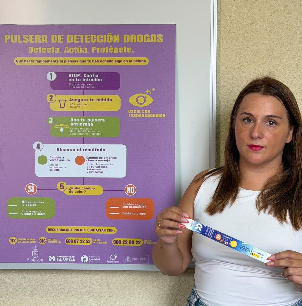 Redován entrega pulseras de detección de sustancias estupefacientes como medida de prevención durante sus fiestas Redován entrega pulseras de detección de sustancias estupefacientes como medida de prevención durante sus fiestas