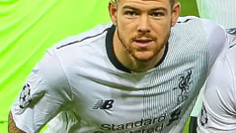 Buska ya está a las órdenes de Luis García y Alberto Moreno puede ser el siguiente Fútbol