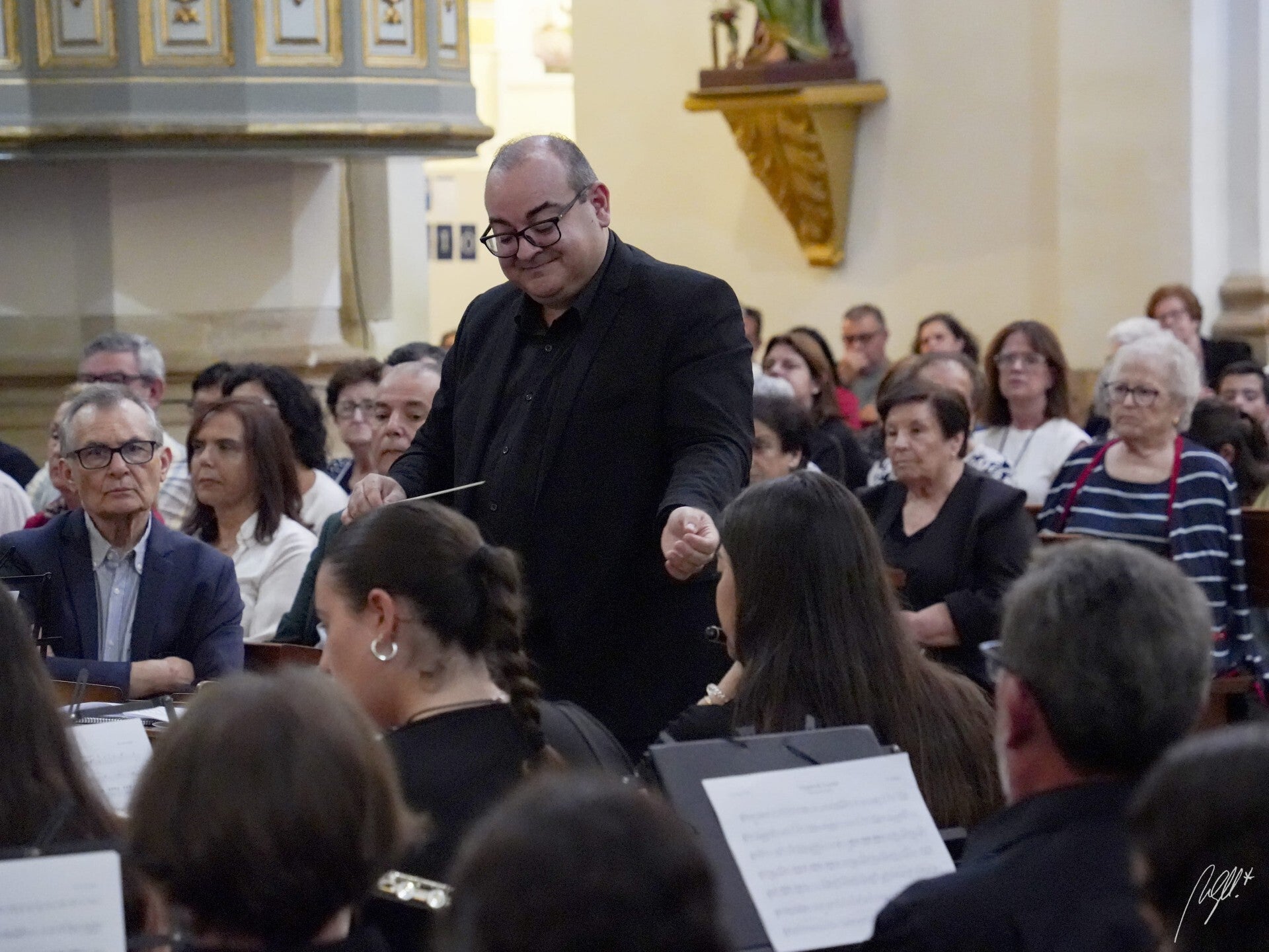 Alberto García Izquierdo dirigirá el himno de las Fiestas de Moros y Cristianos de Mutxamel Alberto García Izquierdo dirigirá el himno de las Fiestas de Moros y Cristianos de Mutxamel
