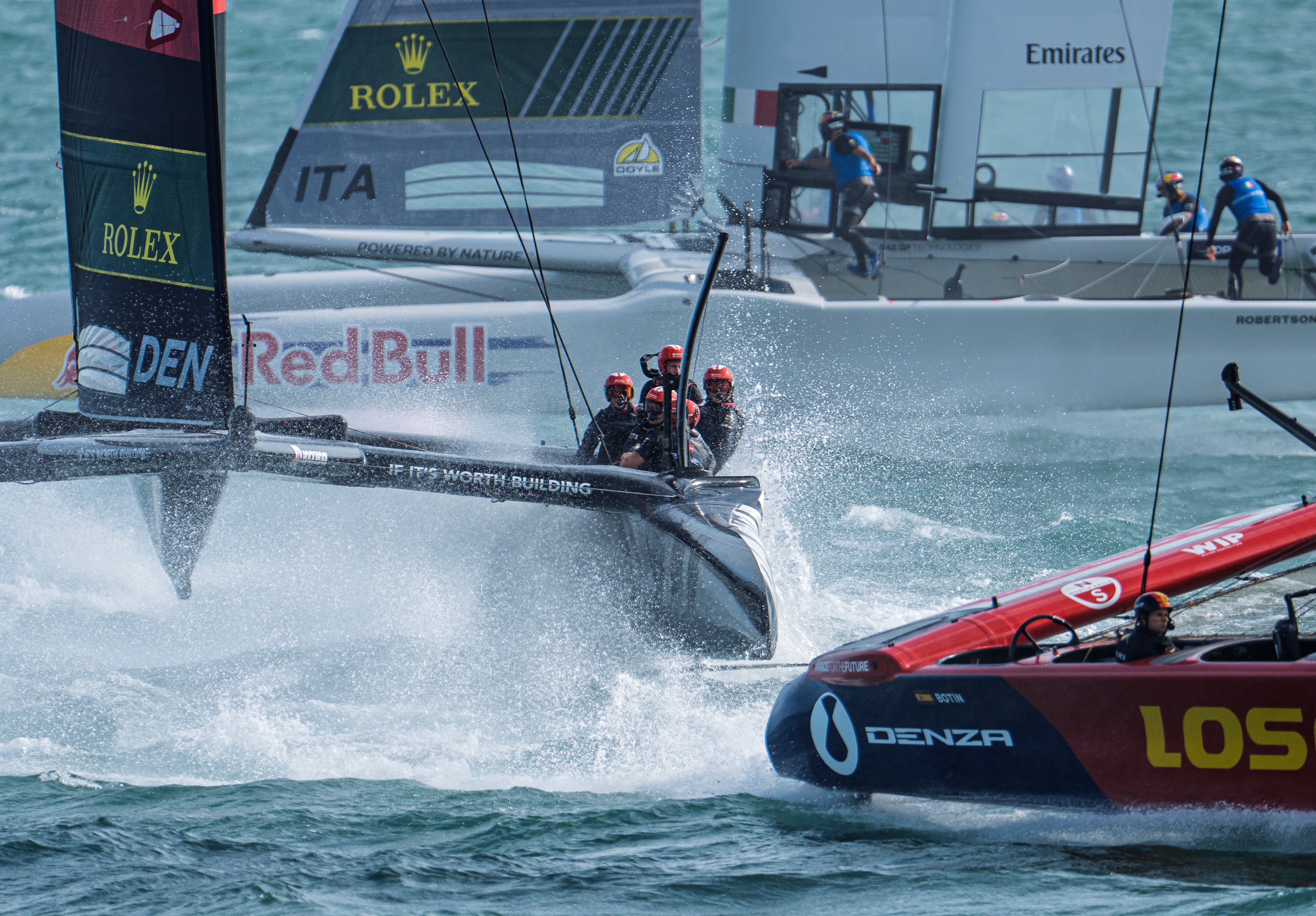 Valencia acoge a Los Gallos SailGP Team en casa tras encadenar tres podios y récord de velocidad Valencia acoge a Los Gallos SailGP Team en casa tras encadenar tres podios y récord de velocidad