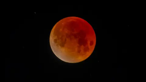 Eclipse parcial de Luna en España: cuándo será y a qué hora podrá verse Eclipse parcial de Luna en España: cuándo será y a qué hora podrá verse