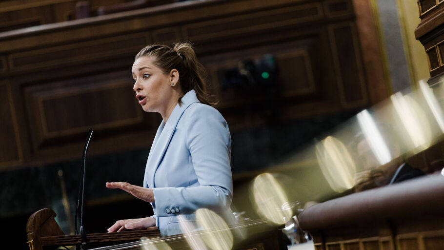 La portavoz del PP en el Congreso, Esther Mu&ntilde;oz, durante una sesi&oacute;n plenaria, en el Congreso de los Diputados, a 14 de octubre de 2025, en Madrid (Espa&ntilde;a).