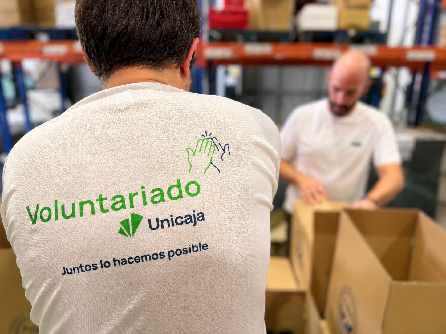 Voluntarios de Unicaja colaboran con Bancosol y participan en el envío de material para más de 10.000 niños de Honduras Voluntarios de Unicaja colaboran con Bancosol y participan en el envío de material para más de 10.000 niños de Honduras