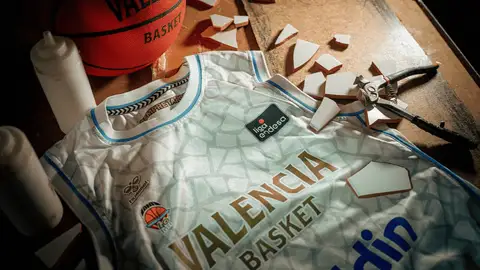 Valencia Basket presenta su tercera equipación de la temporada 2026/27 Valencia Basket presenta su tercera equipación de la temporada 2026/27