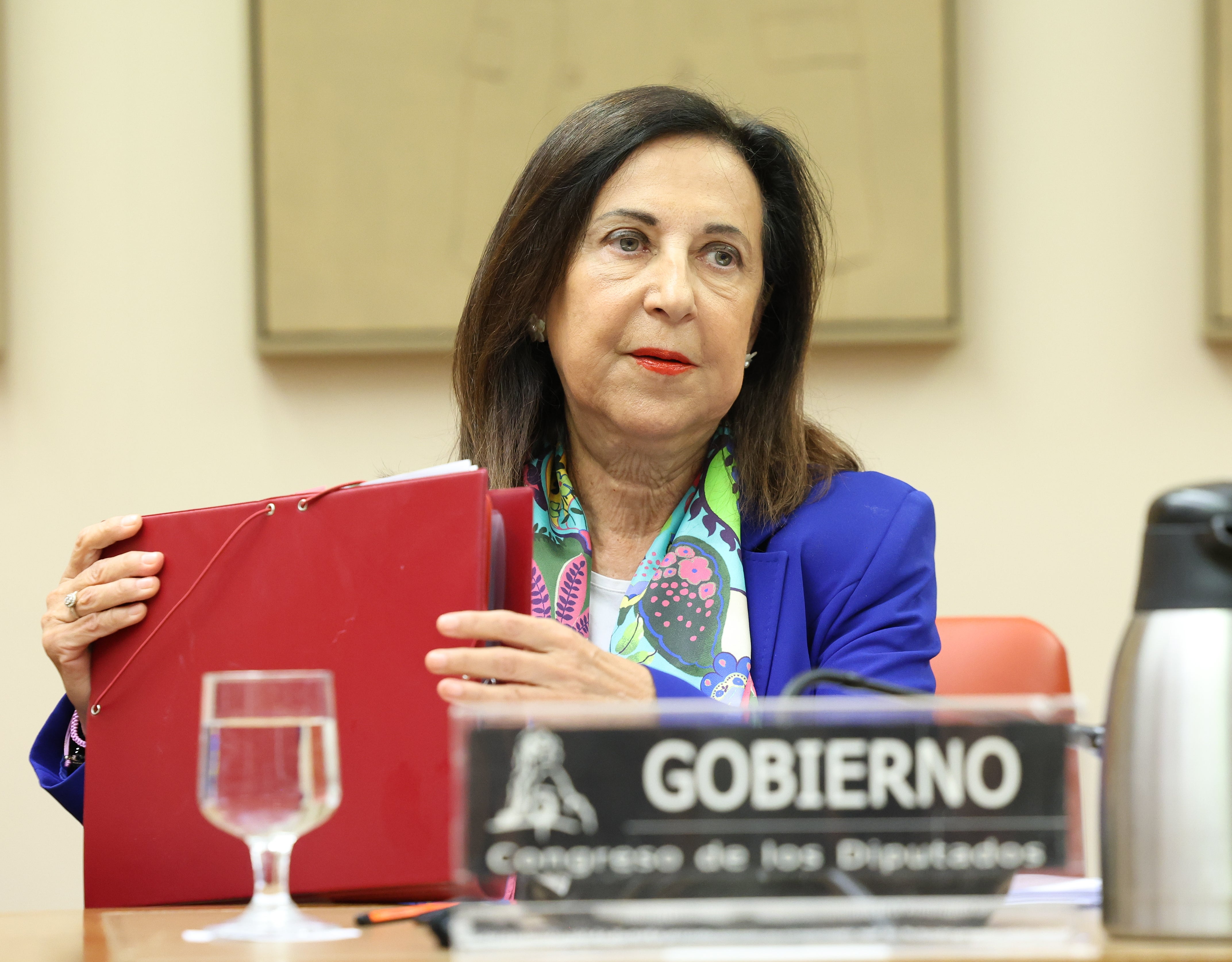 Robles reitera su "Ceuta y Melilla son españolísimas" y señala a Interior: "Tanto el CNI como el CIFAS compartieron la información" Robles reitera su "Ceuta y Melilla son españolísimas" y señala a Interior: "Tanto el CNI como el CIFAS compartieron la información"