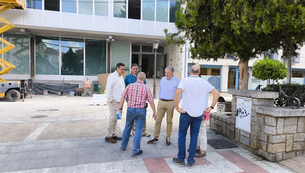 Cañizares ha visitado las obras en la Casa de la Cultura Cañizares ha visitado las obras en la Casa de la Cultura