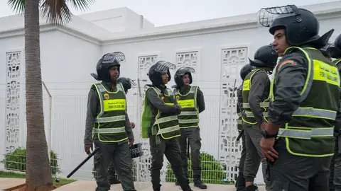 Agentes marroquíes de las Fuerzas Auxiliares el pasado 15 de agosto. Agentes marroquíes de las Fuerzas Auxiliares el pasado 15 de agosto.