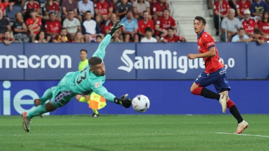 Budimir tuvo dos buenas ocasiones de gol