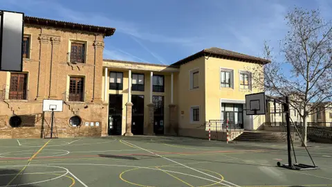 Más de 150 actuaciones para poner a punto los colegios de Huesca Más de 150 actuaciones para poner a punto los colegios de Huesca