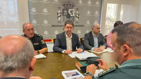 El secretario de Estado de Educación, Abelardo de la Rosa, participa este miércoles en la reunión de la Junta Local de Seguridad de Ceuta que se desarrolla con un único punto en el orden del día: la coordinación del operativo de seguridad de cara al inicio del curso escolar 2026-2027. El secretario de Estado de Educación, Abelardo de la Rosa, participa este miércoles en la reunión de la Junta Local de Seguridad de Ceuta que se desarrolla con un único punto en el orden del día: la coordinación del operativo de seguridad de cara al inicio del curso escolar 2026-2027.