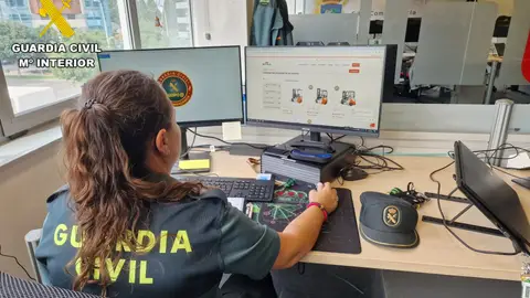 Agente de la Guardia Civil Agente de la Guardia Civil