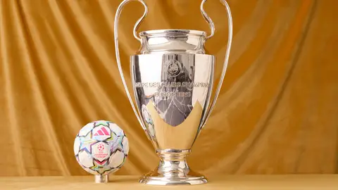 Imagen de la Champions League junto al balón oficial de la competición este 2026/2027. Imagen de la Champions League junto al balón oficial de la competición este 2026/2027.