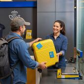 65 oficinas de Correos en la provincia de Málaga siguen facilitando las vacaciones con soluciones para viajar, gestionar dinero y proteger la correspondencia