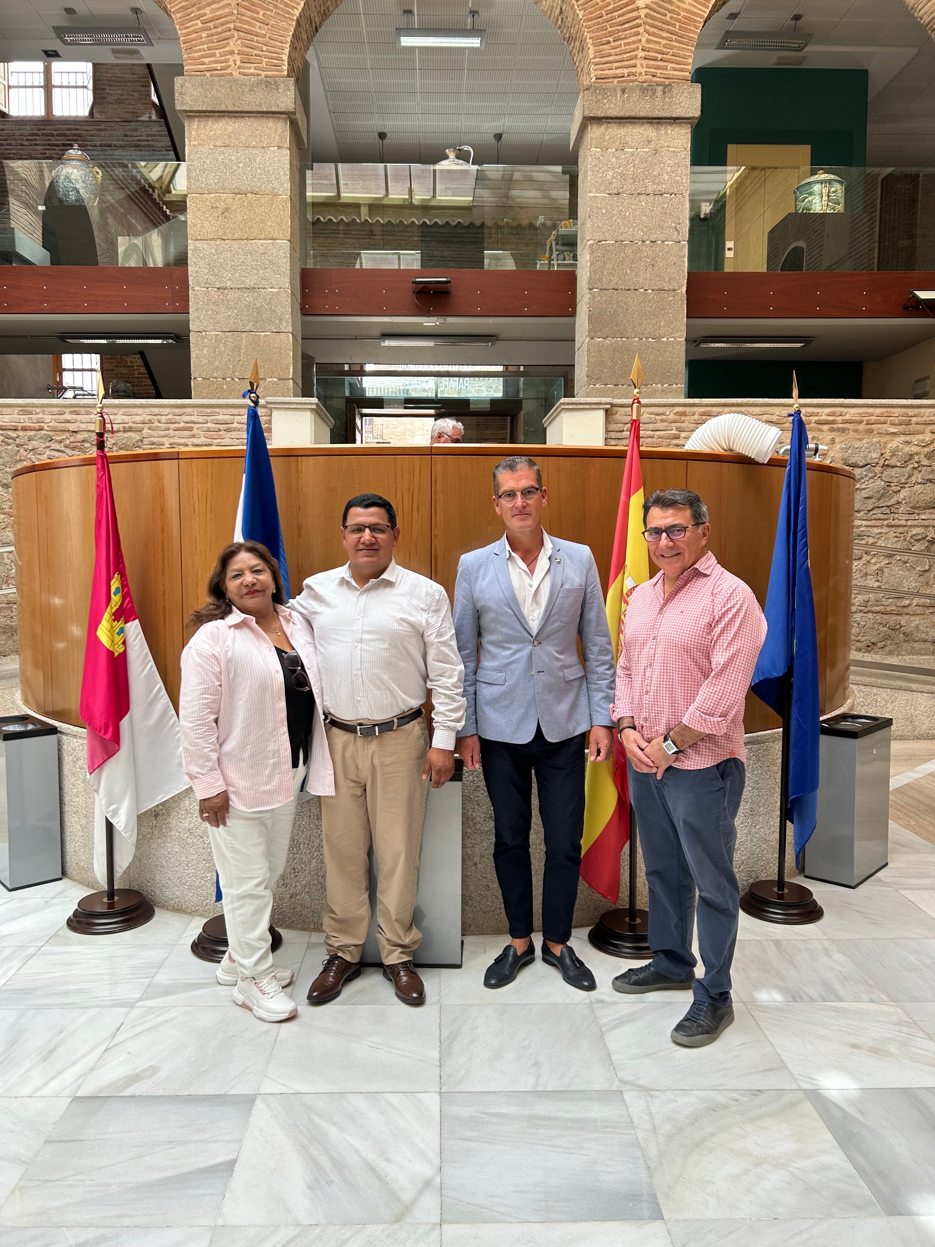 El Ayuntamiento inicia los pasos para el hermanamiento con la provincia de Andahuaylas (Perú) El Ayuntamiento inicia los pasos para el hermanamiento con la provincia de Andahuaylas (Perú)