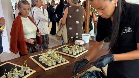 Degustación de navajas y percebes en Curuxeiras Degustación de navajas y percebes en Curuxeiras