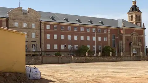 Uno de los fondos del recinto Uno de los fondos del recinto