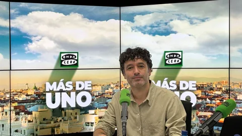 El director de cine Rodrigo Sorogoyen, en Más de uno, con Alsina
