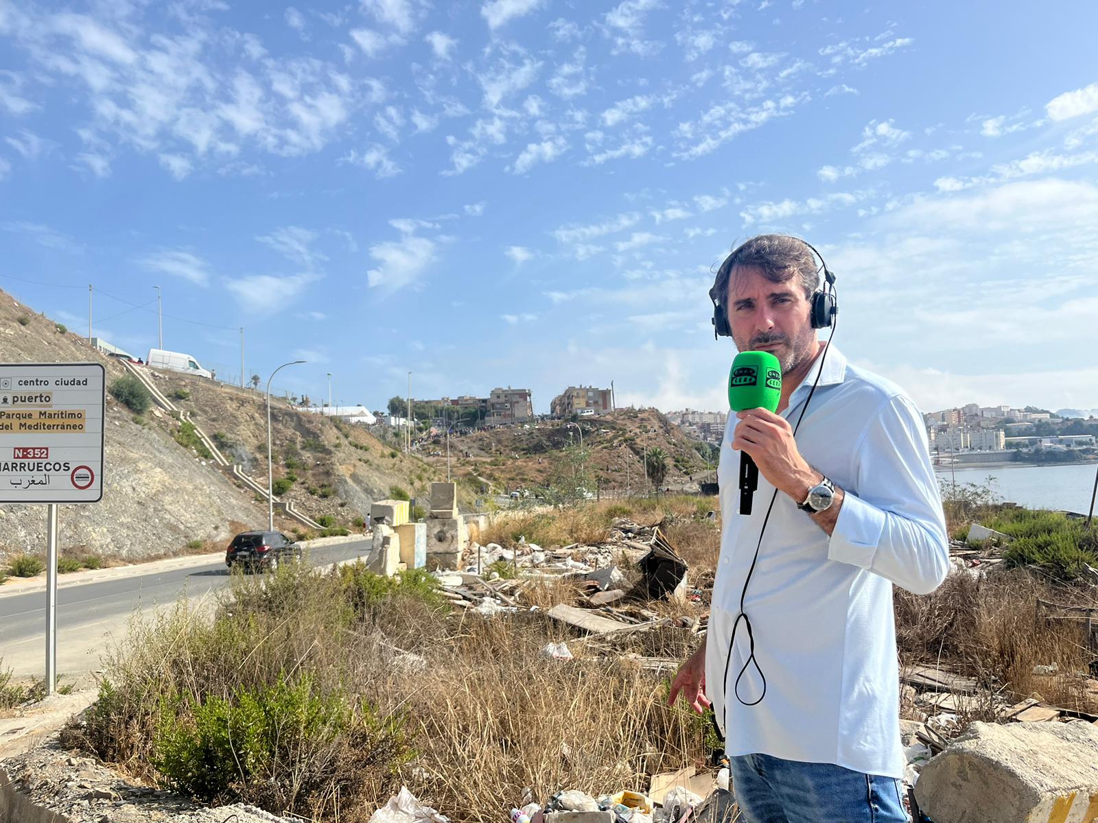 Especial Más de uno sobre la crisis migratoria en Ceuta: Rafa Latorre recoge en la ciudad autónoma testimonios de la difícil situación Especial Más de uno sobre la crisis migratoria en Ceuta: Rafa Latorre recoge en la ciudad autónoma testimonios de la difícil situación