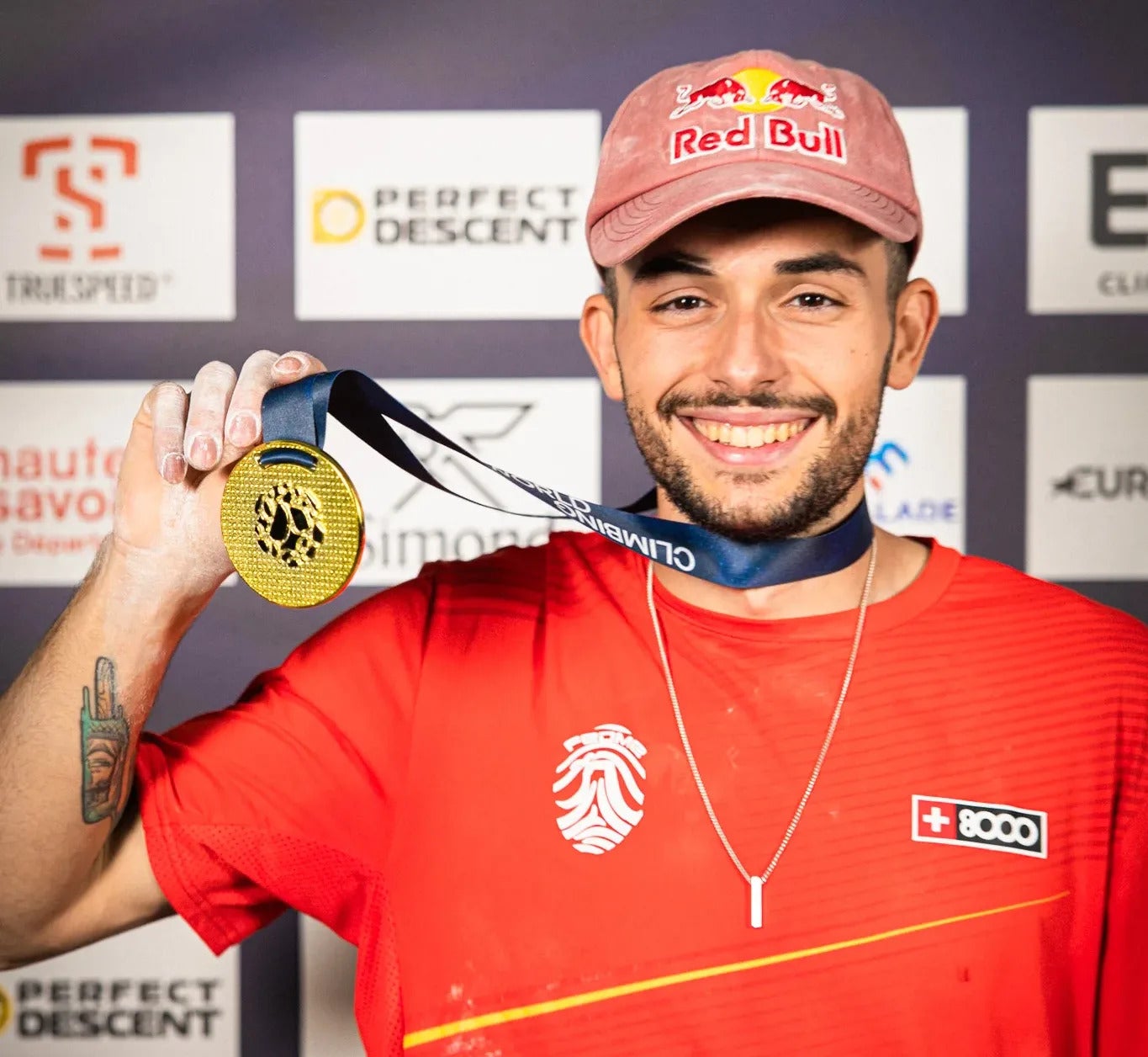El extremeño Alberto Ginés se proclama campeón de Europa de escalada de dificultad El extremeño Alberto Ginés se proclama campeón de Europa de escalada de dificultad