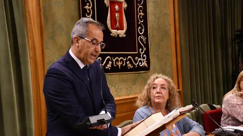Marta Tirado es nombrada segunda teniente de alcalde y Jesús Alberto Pontones adquiere las competencias de Patrimonio y Comercio Marta Tirado es nombrada segunda teniente de alcalde y Jesús Alberto Pontones adquiere las competencias de Patrimonio y Comercio