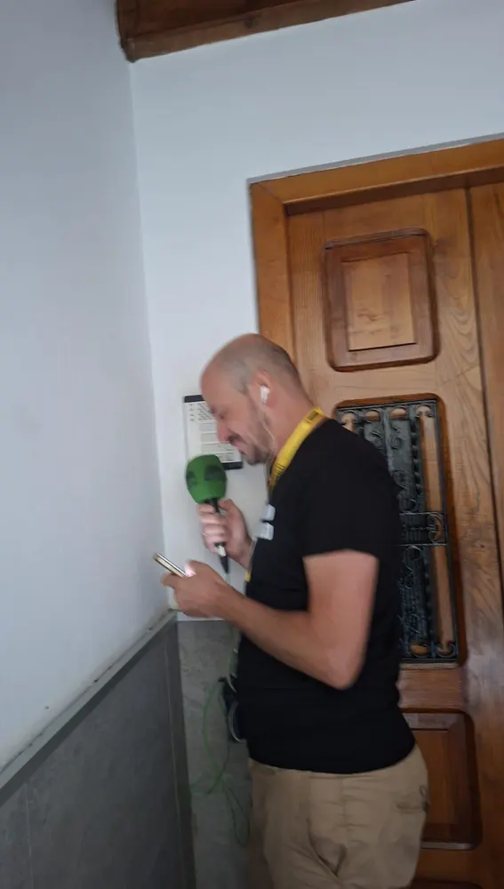 Hablando con los vecinos de Cimavilla Hablando con los vecinos de Cimavilla