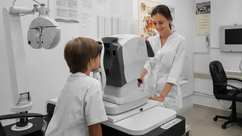 Ópticos-optometristas andaluces recomiendan revisar la visión de los escolares antes y durante el curso lectivo para detectar a tiempo posibles problemas visuales Ópticos-optometristas andaluces recomiendan revisar la visión de los escolares antes y durante el curso lectivo para detectar a tiempo posibles problemas visuales